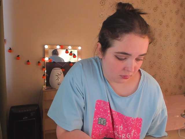Alicenextdoor live webcam show