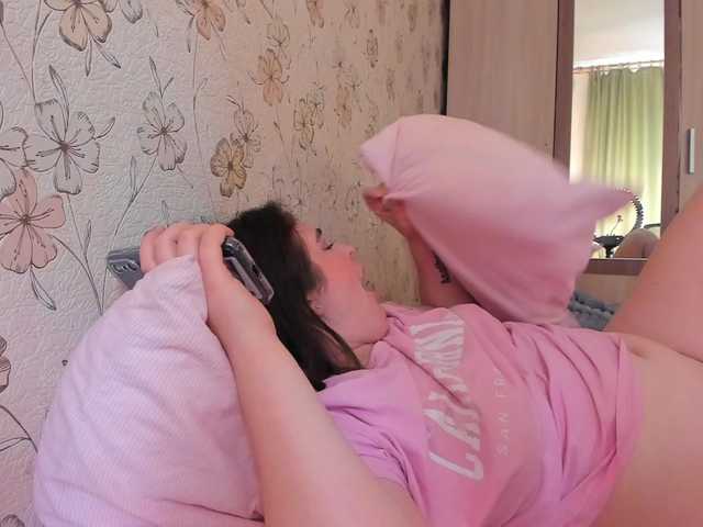 Alicenextdoor live webcam show