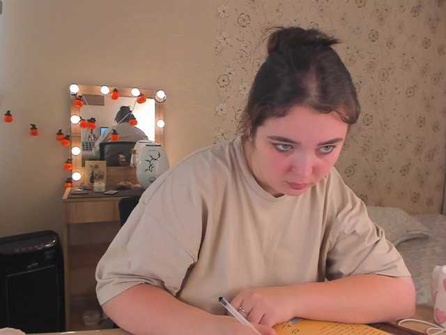 Alicenextdoor live cam on BongaCams