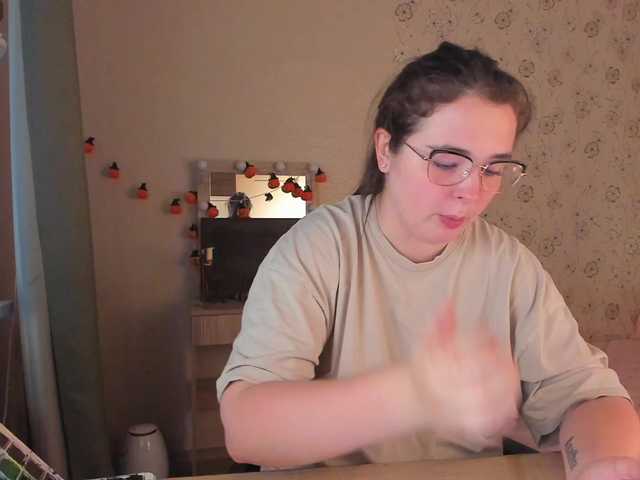 Alicenextdoor live cam on BongaCams