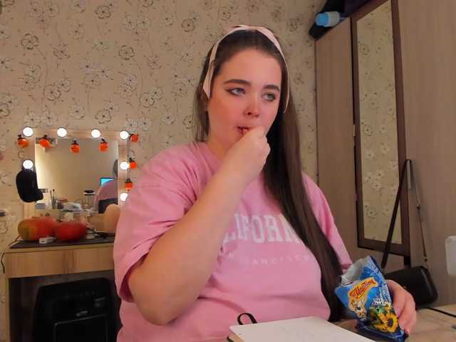 Alicenextdoor live cam on BongaCams