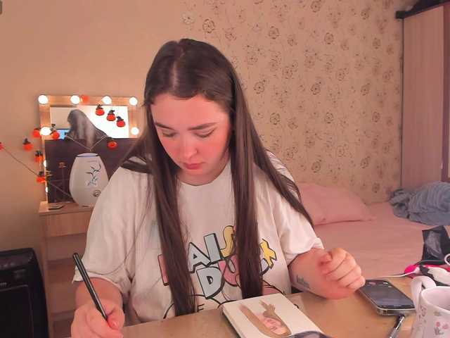 Alicenextdoor live webcam show