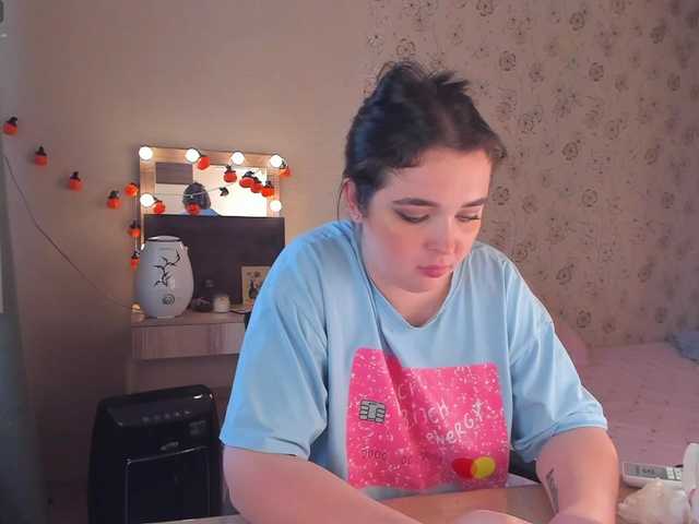 Alicenextdoor live cam on BongaCams