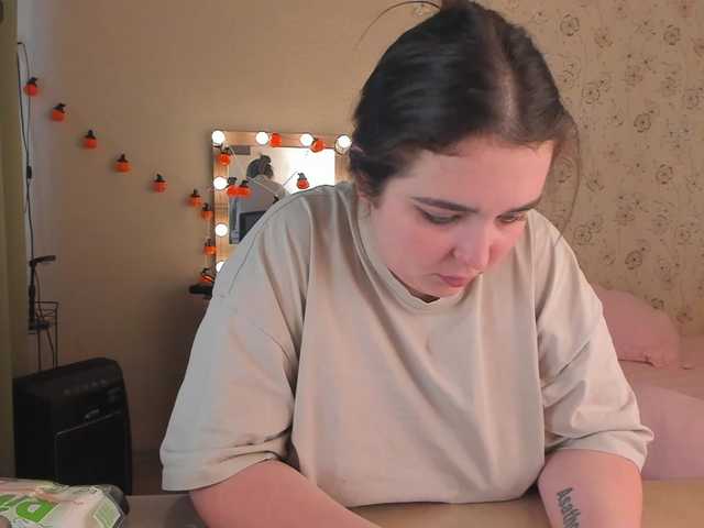 Alicenextdoor live cam on BongaCams
