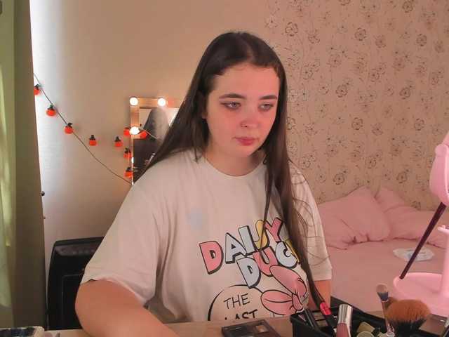 Alicenextdoor live webcam show