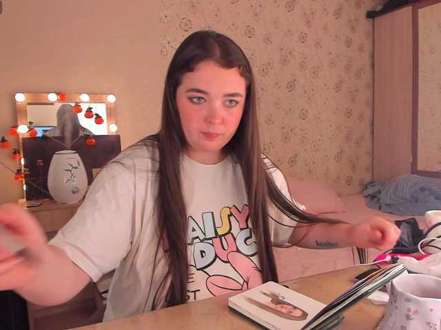 Alicenextdoor live webcam show