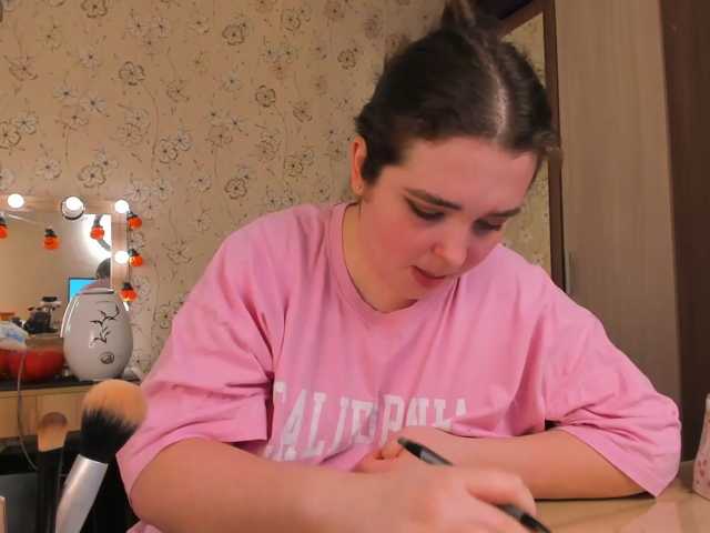 Alicenextdoor live cam on BongaCams