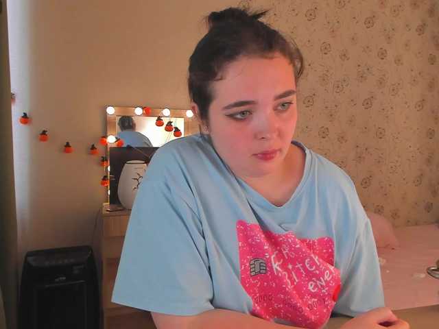 Alicenextdoor live webcam show