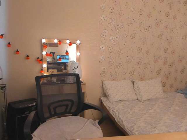 le modèle Alicenextdoor est en webcam porno dans un show sur le site bongacams, il possède les tags suivants: White/Caucasian,Brunette,Shaved