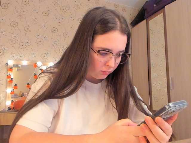 Alicenextdoor live cam on BongaCams