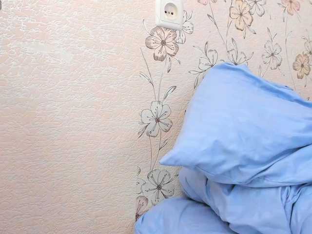 Alicenextdoor live cam on BongaCams