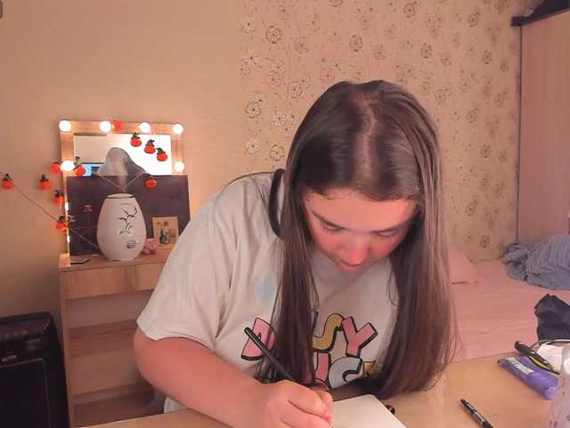 Alicenextdoor live webcam show