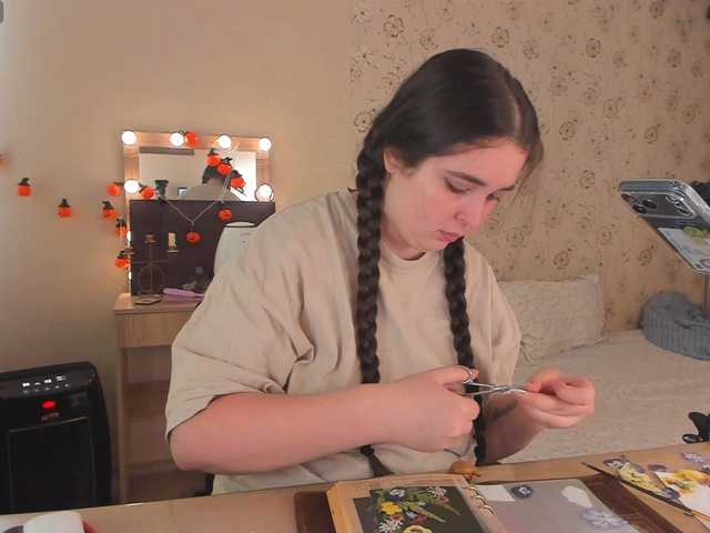 Alicenextdoor live webcam show