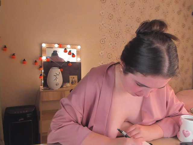 Alicenextdoor live webcam show