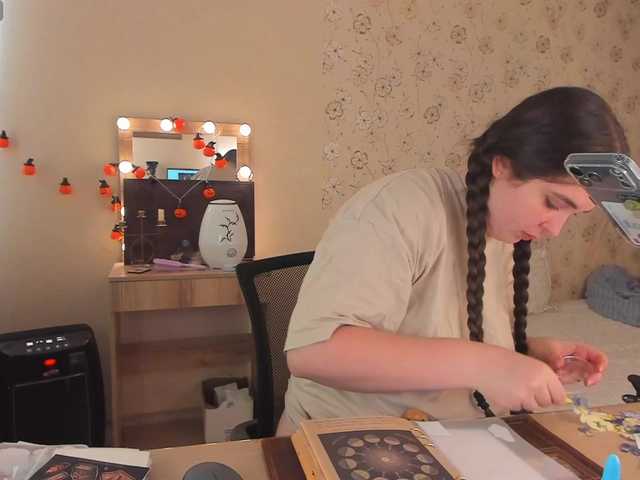 Alicenextdoor live webcam show