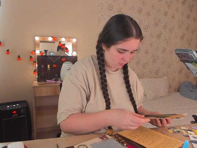 Alicenextdoor live webcam show