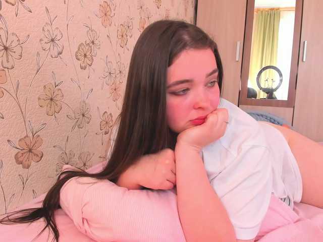 Alicenextdoor live cam on BongaCams