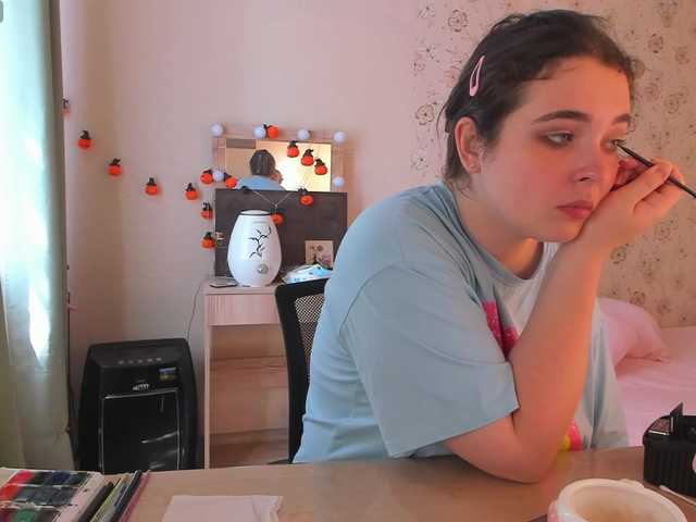 Alicenextdoor live webcam show