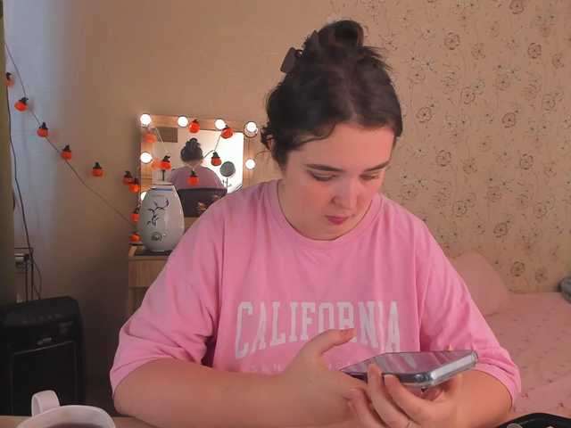 Alicenextdoor live cam on BongaCams