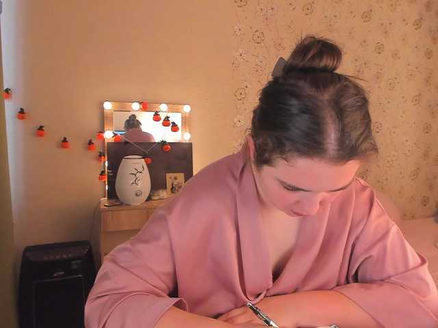 Alicenextdoor live webcam show
