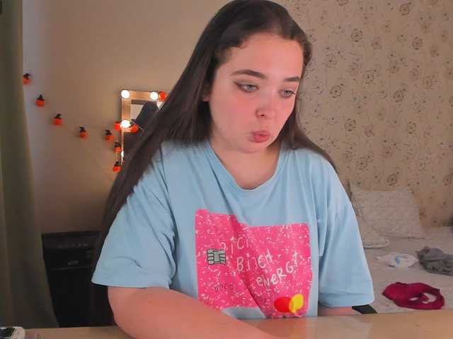 Alicenextdoor live webcam show