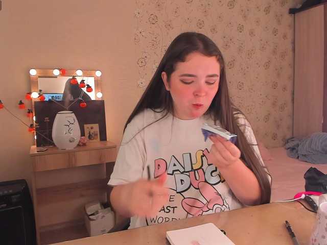 Alicenextdoor live webcam show
