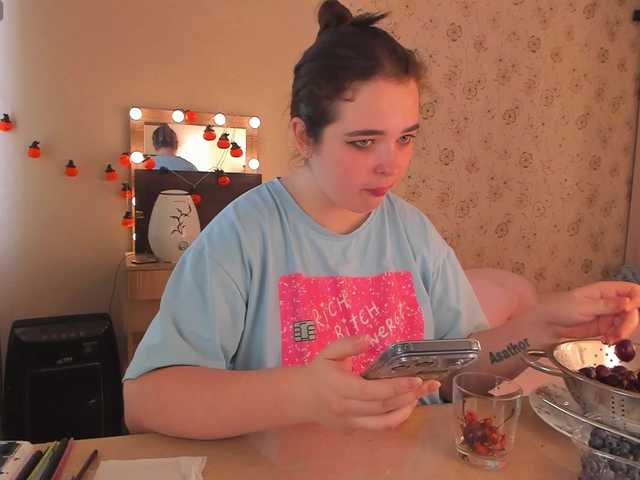 Alicenextdoor live webcam show