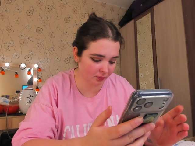 Alicenextdoor live cam on BongaCams