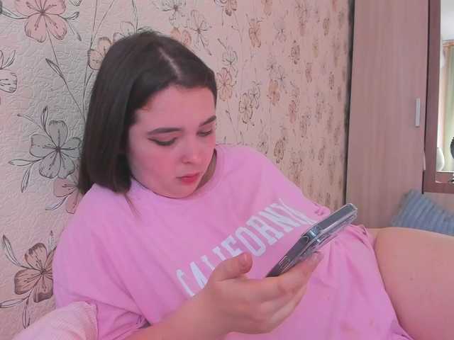 Alicenextdoor live cam on BongaCams