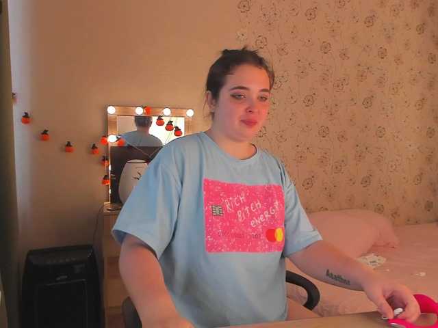 Alicenextdoor live webcam show