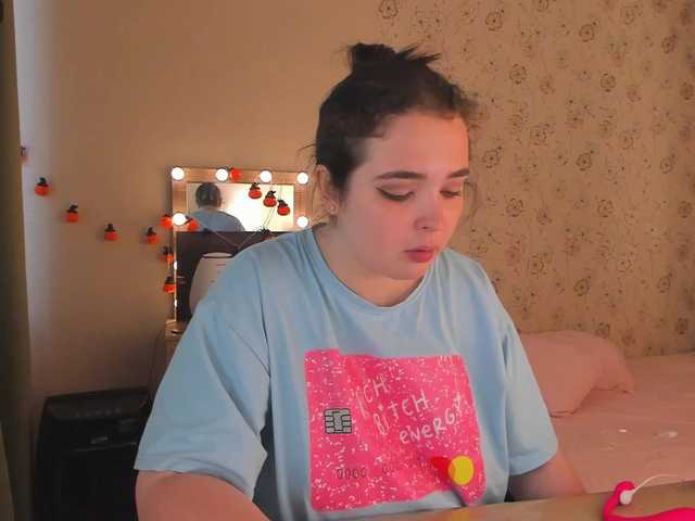 Alicenextdoor live webcam show