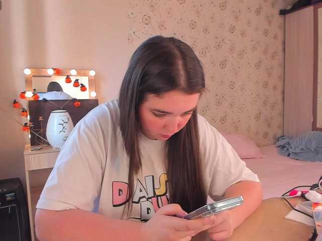 Alicenextdoor live webcam show