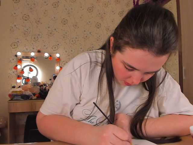 Alicenextdoor live cam on BongaCams
