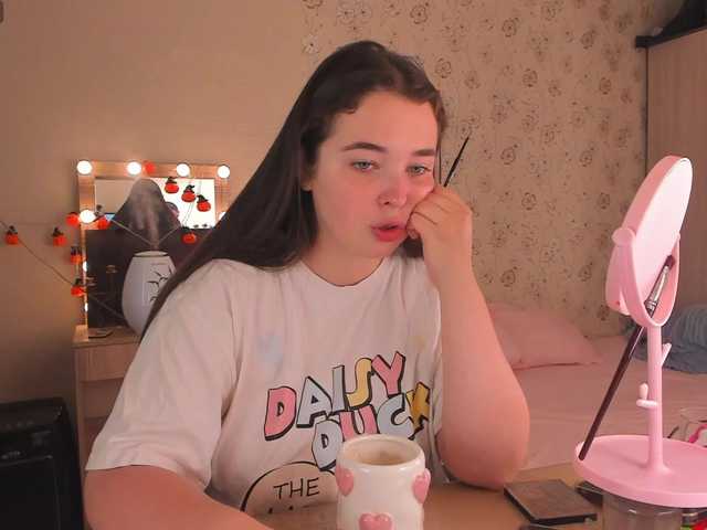 Alicenextdoor live webcam show
