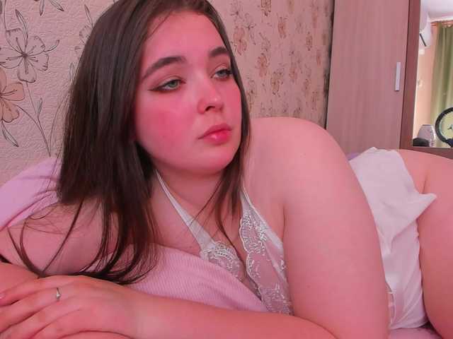 Alicenextdoor, 28 y/o - Live Cam on BongaCams