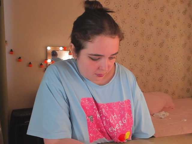 Alicenextdoor live webcam show