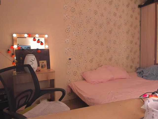 Alicenextdoor live webcam show