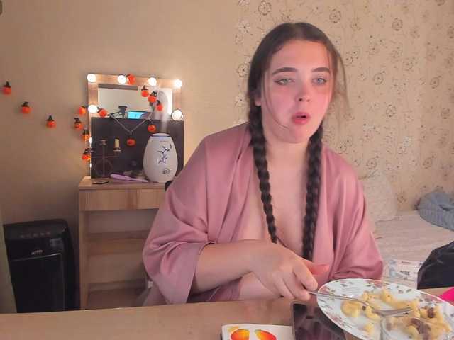 Alicenextdoor live webcam show