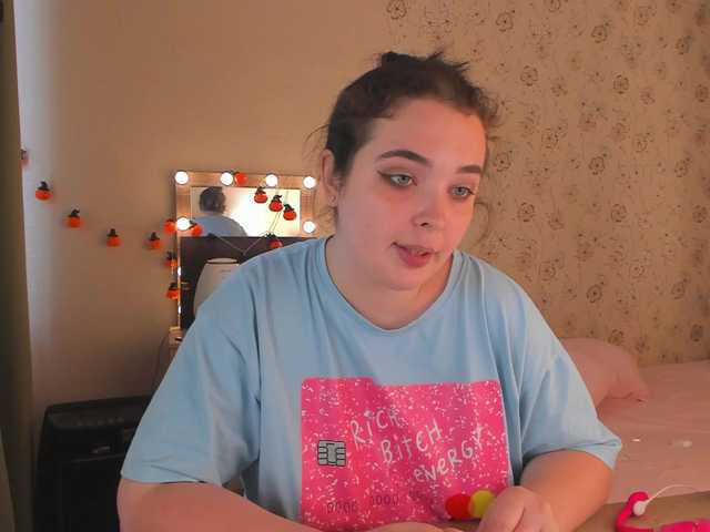 Alicenextdoor live cam on BongaCams