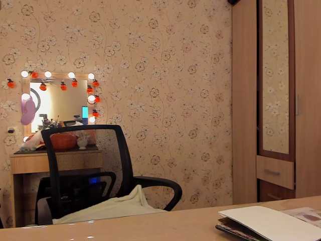 Alicenextdoor live cam on BongaCams