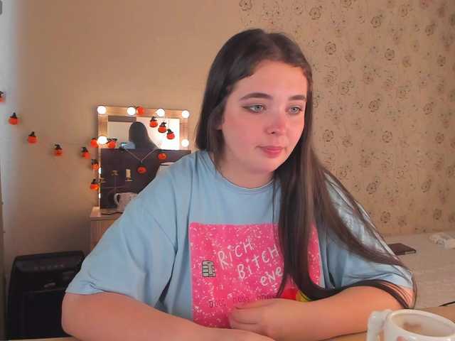 Alicenextdoor live webcam show