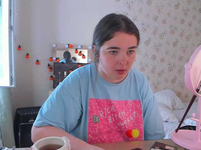 Alicenextdoor live webcam show