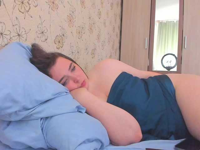 Alicenextdoor live cam on BongaCams