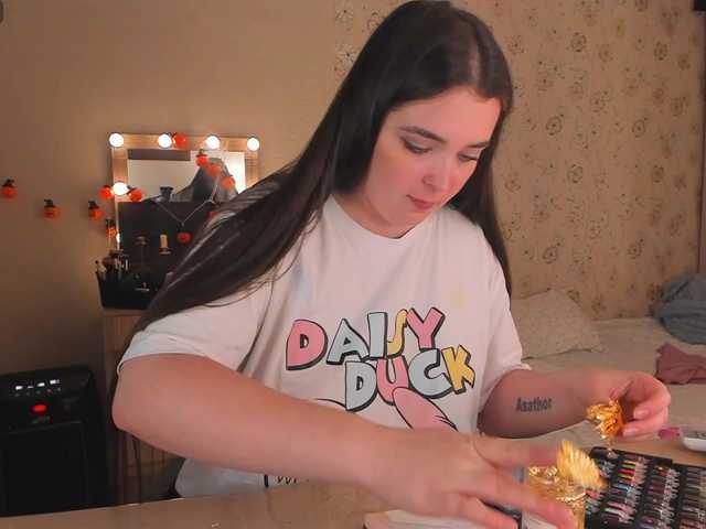 Alicenextdoor live webcam show
