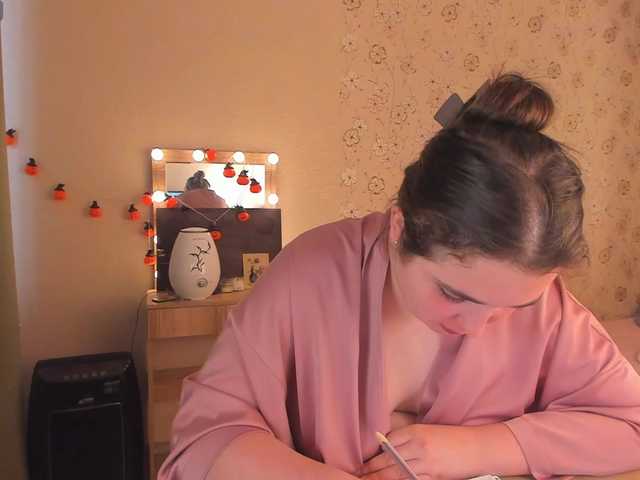 Alicenextdoor live cam on BongaCams