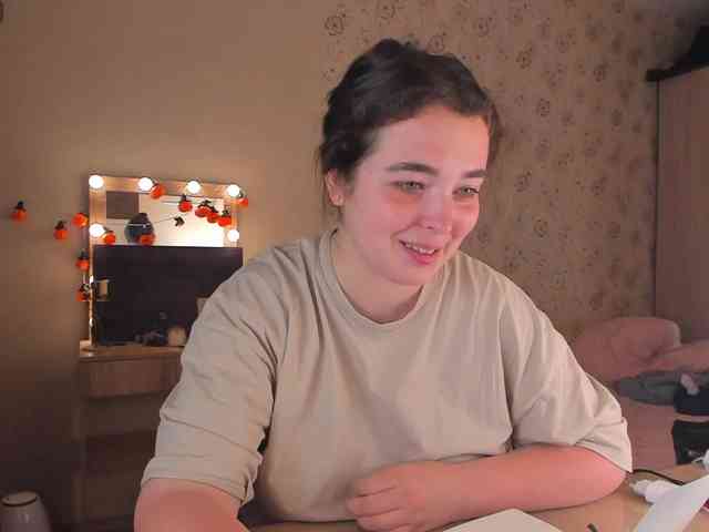 Alicenextdoor webcam