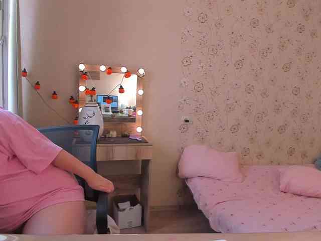 Alicenextdoor webcam