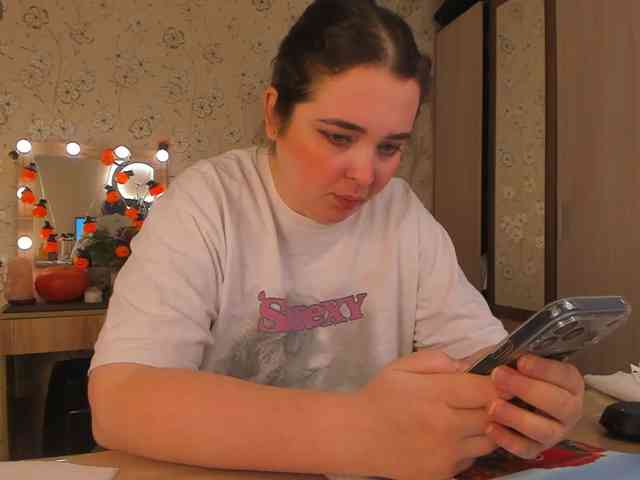Alicenextdoor webcam