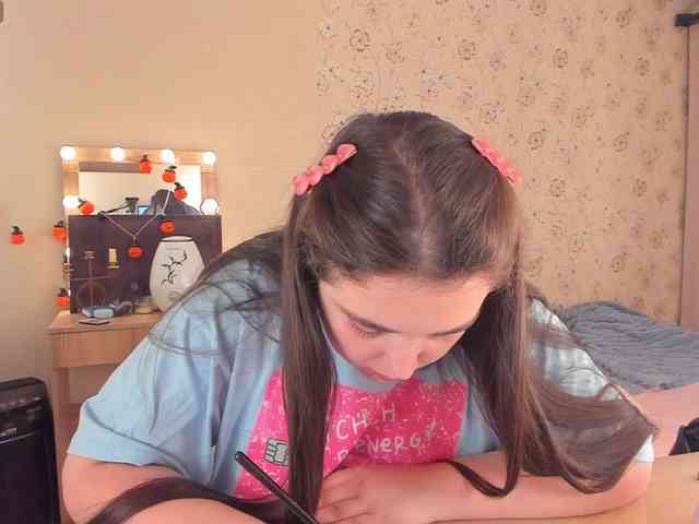 Alicenextdoor webcam