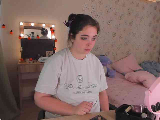 Alicenextdoor webcam